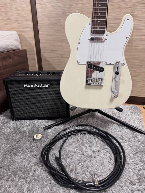 Squier Telecaster gitr szett erstvel s kiegsztkkel