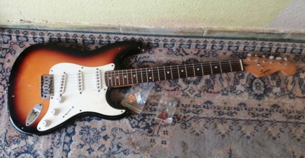 Squier bullet strat sunburst gitr krisfbl 2004-es vjrat