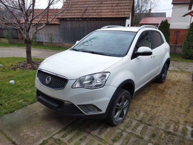 Ssangyong Korando 2.0 dzel AWD 2012 bonts, alkatrszek