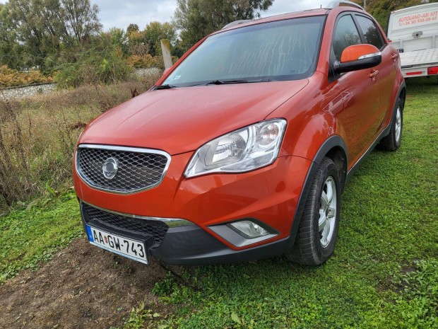 Ssangyong Korando 2.0 e-Xdi STD Plus AWD (Autom...