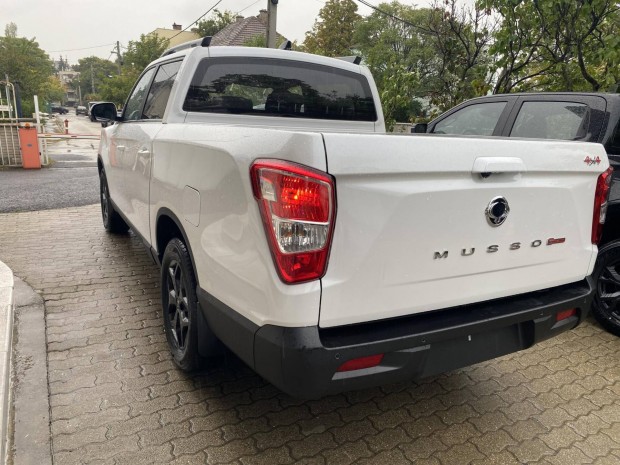 Ssangyong Musso Grand 2.2 e-Xdi Style 4WD Előre...