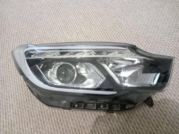 Ssangyong Musso, Xenon, LED-es, jobb fényszóró