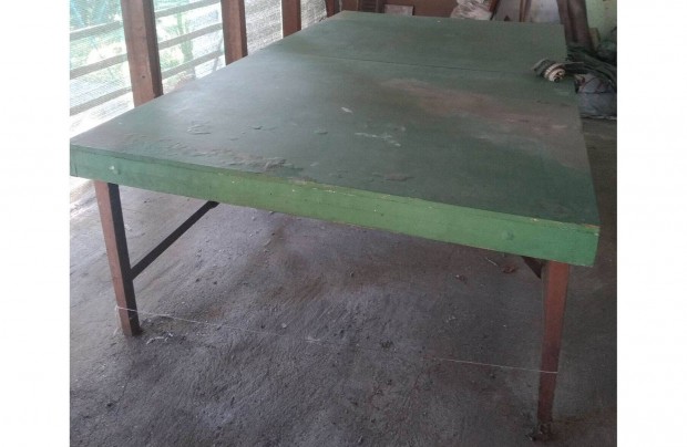 Stabil pingpong asztal, de alkalmas szerel asztalnak, famunkkhoz