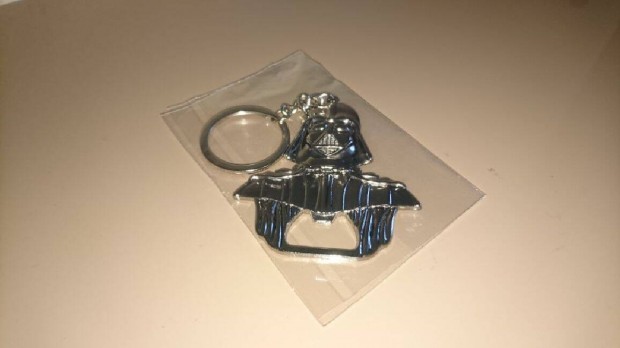 Star Wars Csillagok hborja Darth Vader fm srnyit kulcstart j