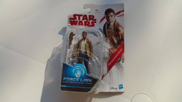 Star Wars - Finn figura fegyverrel - Hasbro 2017-es kiads, dobozban