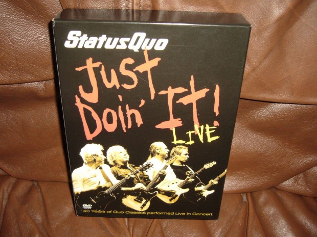 Status Quo -Just Doin' It ! 40 ves jubileum koncert DVD - CD Doboz !