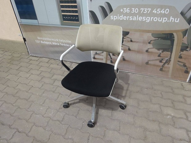 Steelcase Qivi guruls szk, forgszk, vendgszk - hasznlt szk