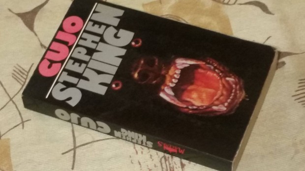 Stephen King: Cujo + A hallsoron 3. -Coffey keze