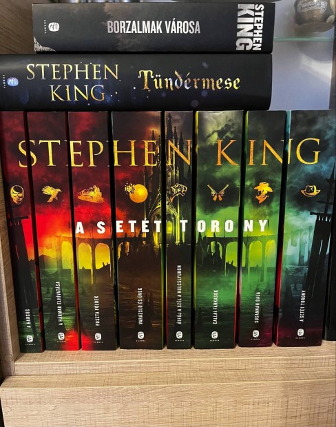 Stephen King - A setét torony Teljes sorozat plusz ajándék