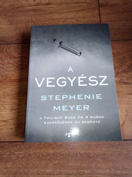 Stephenie Meyer A vegysz , vadij knyv