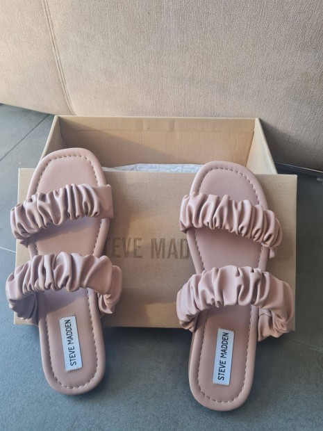 Steve Madden szandlpapucs