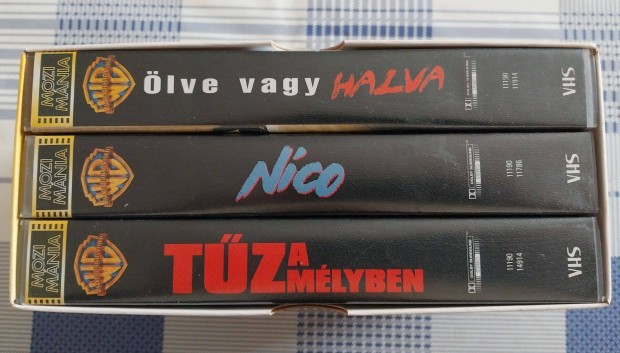 Steven Segal VHS kazetta (lve vagy halva, Nico, Tz a mlyben)