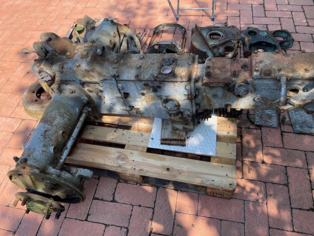 Steyr 188 traktor alkatrszek egyben