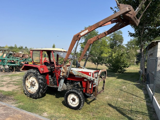 Steyr 545 homlokrakodós traktor