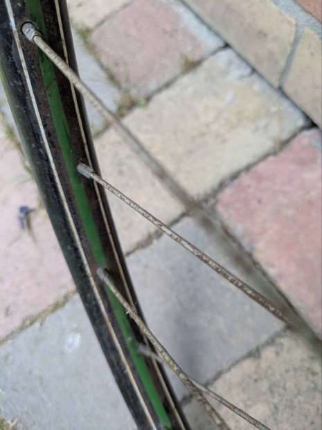 Steyr/Puch falcos kerekek szép csíkozással, sárvédővel, új gumival