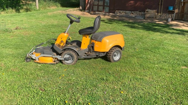 Stiga Park 320 frontkaszs traktor elad