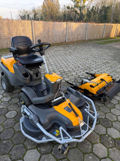 Stiga Park 900 wx fnyrtraktor s vgasztalai