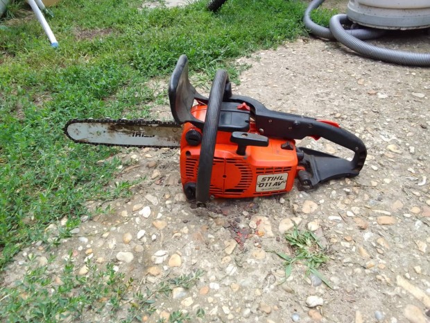 Stihl 011 av egykezes láncfűrész Működik ingyen szállítás