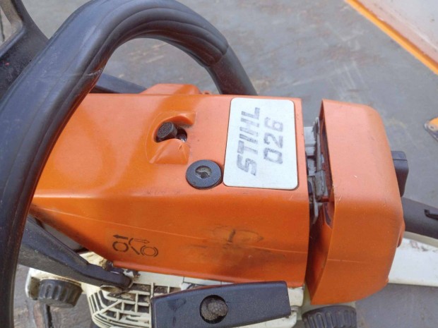 Stihl 026 c. erös kómpreszioval,