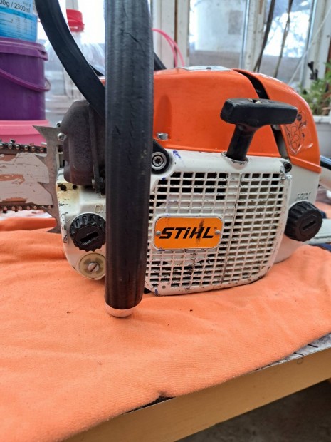 Stihl 028AV j kompresszi j olajzs.