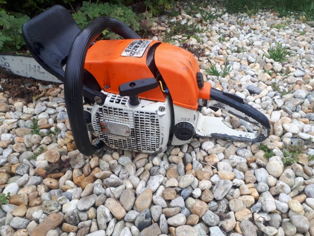 Stihl 028 AV enyhn srlt lncfrsz