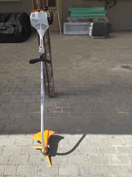 Stihl FS 38 benzines szegélynyíró fűkasza