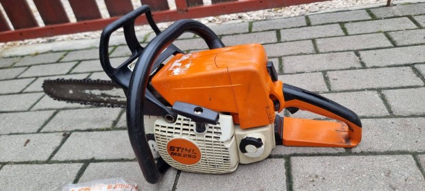 Stihl MS 250 MS250 benzines láncfűrész motorfűrész