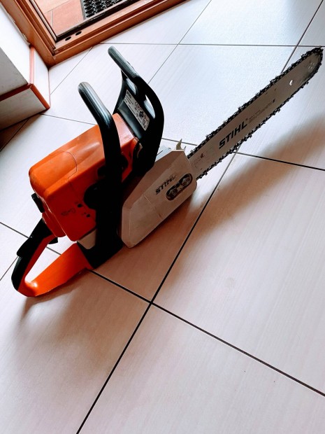 Stihl MS 250 benzines láncfűrész