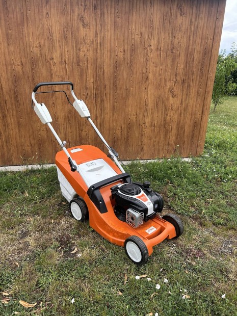 Stihl RM 443    fnyr 