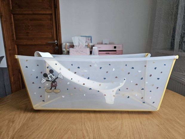 Stokke Mickey összecsukható fürdőkád és támasz