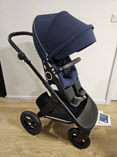 Stokke Trailz V2 babakocsi j terep kerekekkel