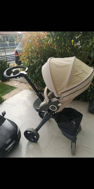 Stokke Xploxy V4 babakocsi