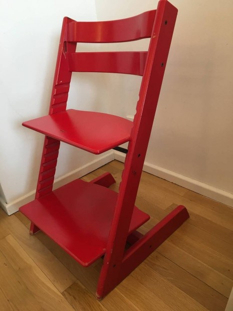 Stokke fa gyereksz�k, magass�g �ll�that�