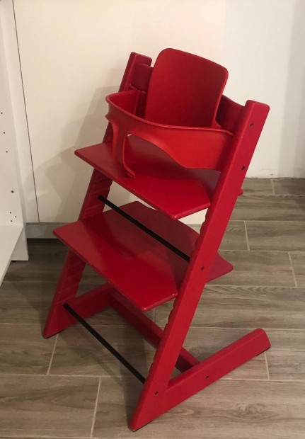 Stokke tripp trapp lépcsős etetőszék ingyen szállítás