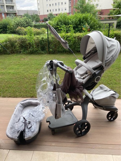 Stokke xplory v4 tartozkokkal