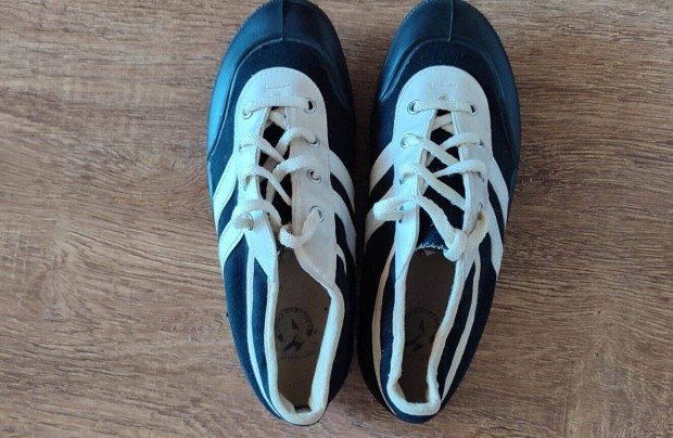 Stoplis futball cipő 40