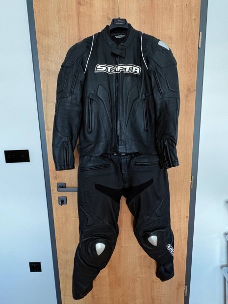 Streetfighter b�r motoros kab�t �s nadr�g