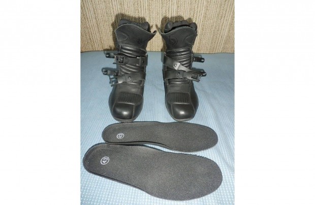 Streetfighter waterproof motoros bakancs 43 m�ret� �j �llapot�