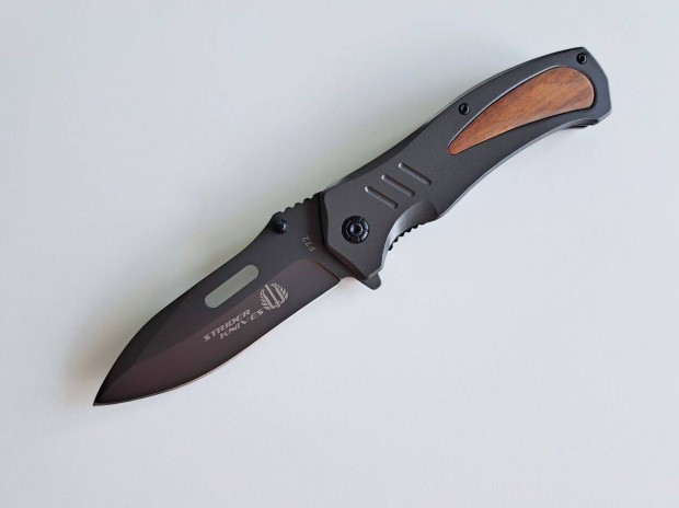 Strider Knives bicska, ks, zsebks