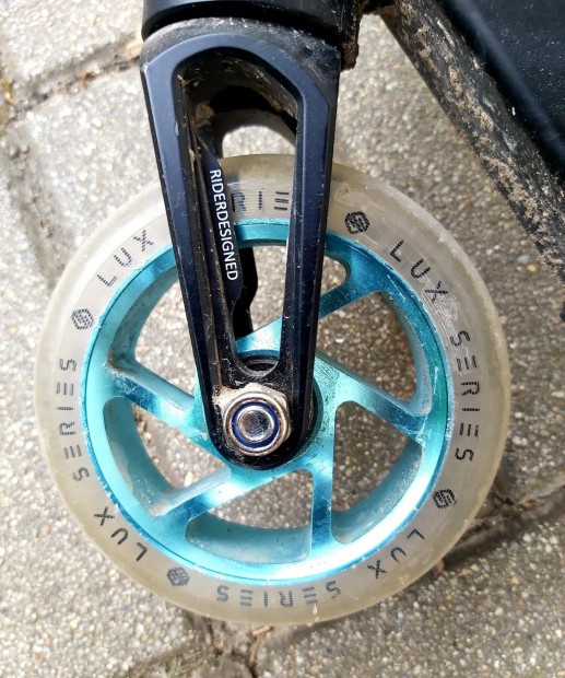 Striker Lux Freestyle Roller Teal Limited Edition