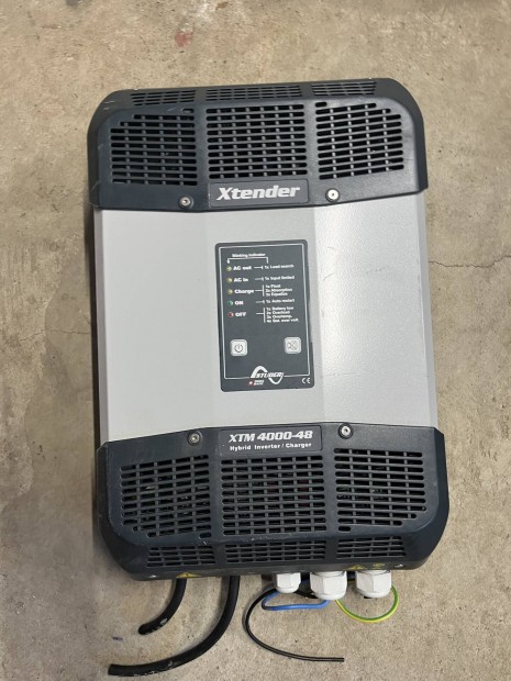 Studer Xtender 4000-48 hibrid inverter napelem töltő