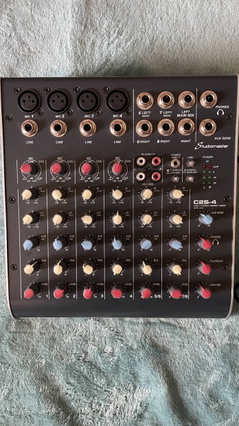 Studiomaster C2S-4 4 csatorns kompakt USB kever