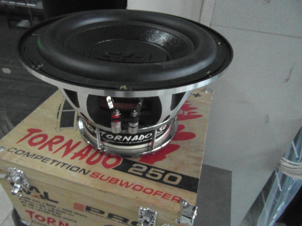 Sub hangszr 25cm 4ohm 300watt SAL Tornad