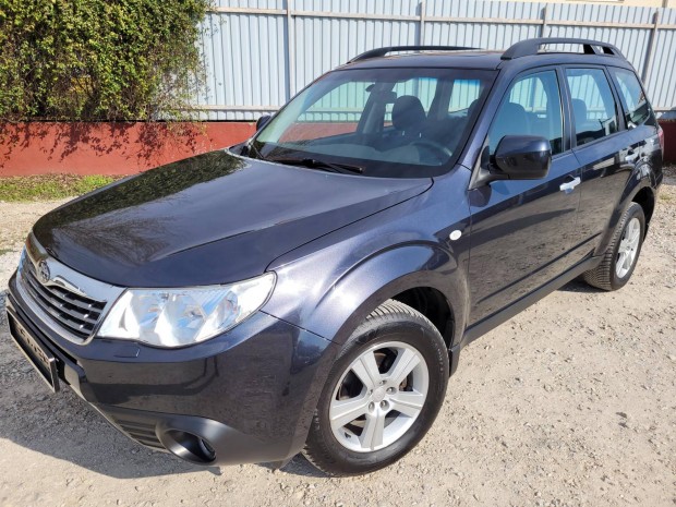 Subaru Forester 2.0 Comfort (Automata) �jabb mo...