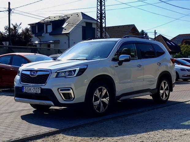 Subaru Forester 2.0 e-Boxer Platinum CVT Magyar...