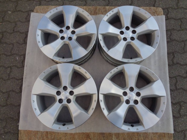 Subaru Gyári alufelni 17-es, 5×100-as osztó szép állapotban eladó