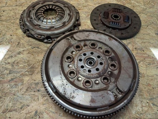 Subaru Impreza (2008-2012) 2.0 Diesel Kett�s T�meg� Lendker�k Kuplung