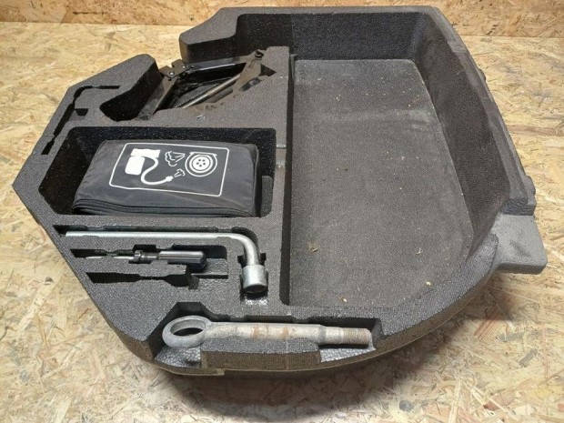 Subaru Impreza (2008-2012) Szersz�mk�szlet Emel�vel