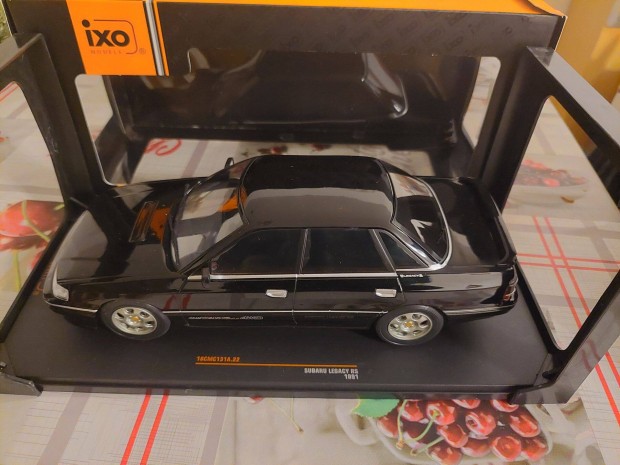 Subaru Legacy 1991 RS 16v 4WD Ixo 1:18