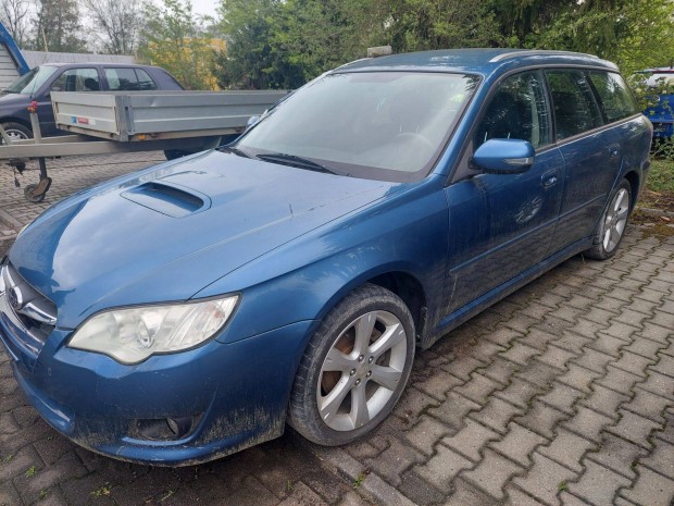 Subaru Legacy 2.0 D 2008 megmaradt első alkatrészek